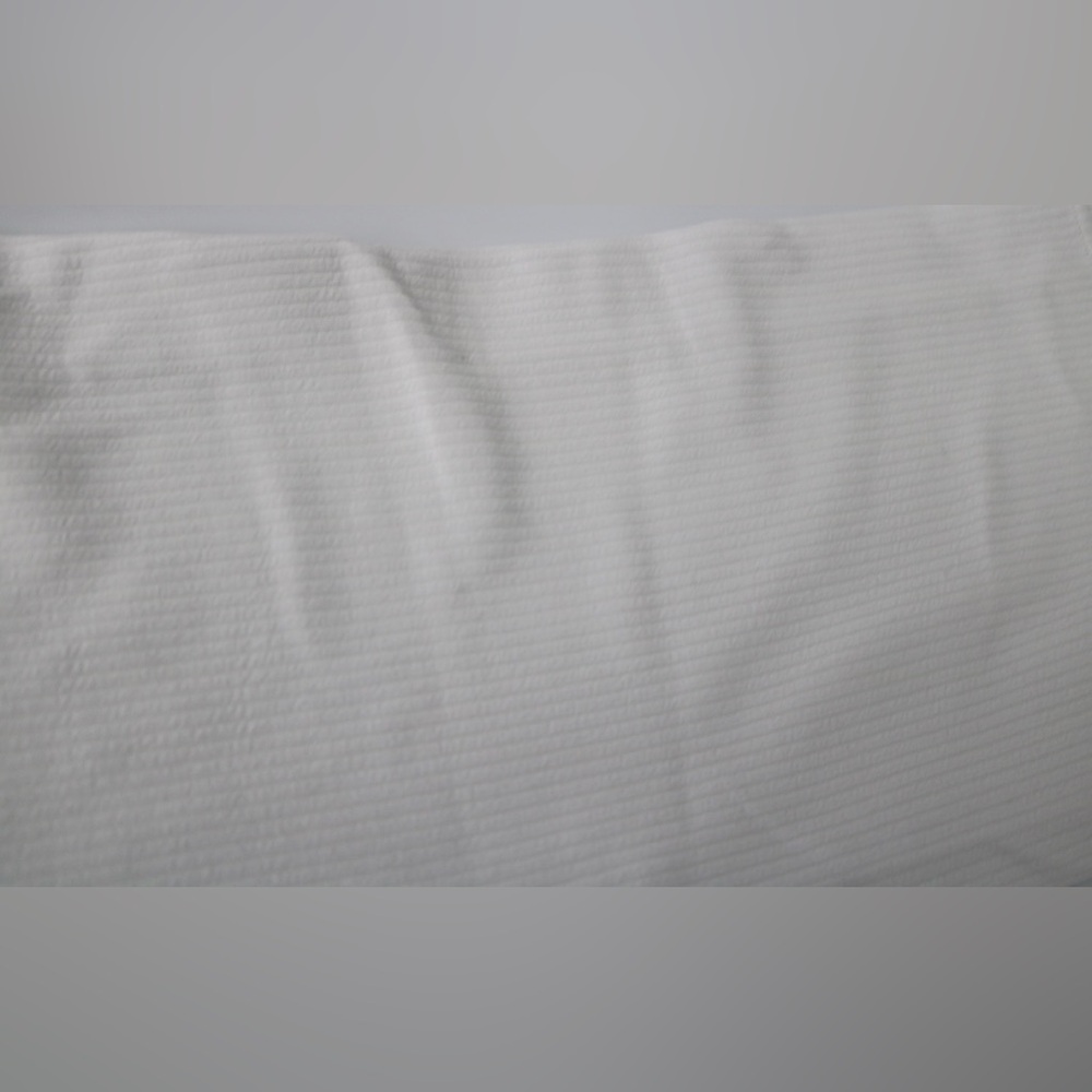 NWT- Lululemon Ribbed Softstreme Zip-Leg HR Crop 25" in white, size 10. - Picture 8 of 10